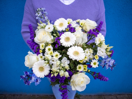 Blumenstrauß mit Rosen bei Trauer verschicken 